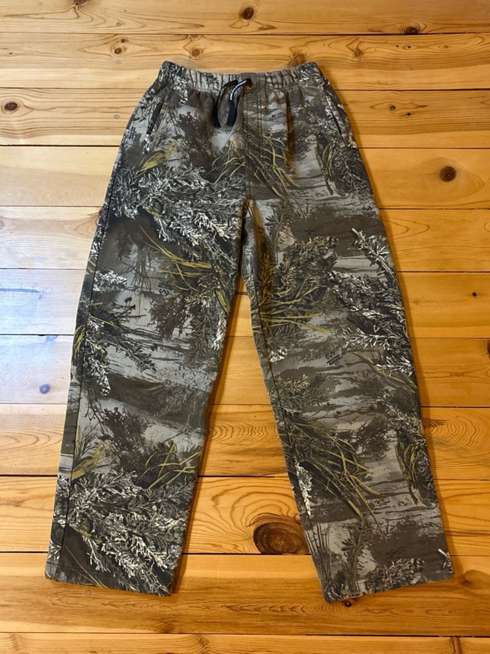 Realtree Men's Camo Cargo Pants - Green & Brown Tones